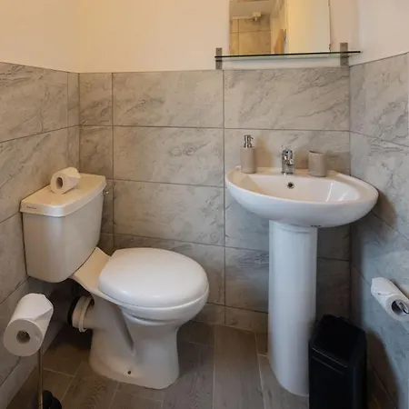 Contractor Base - 3br - Free Parking - Fast Wi-fi Бристоль