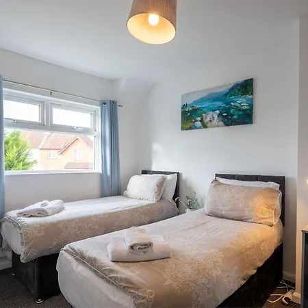 Апартаменти Contractor Base - 3br - Free Parking - Fast Wi-fi Бристоль