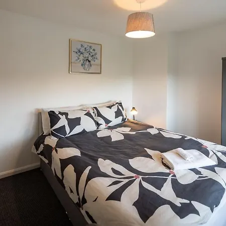 Contractor Base - 3br - Free Parking - Fast Wi-fi *