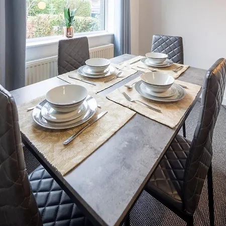 Contractor Base - 3br - Free Parking - Fast Wi-fi