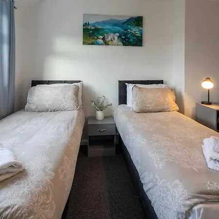 Contractor Base - 3br - Free Parking - Fast Wi-fi Бристоль